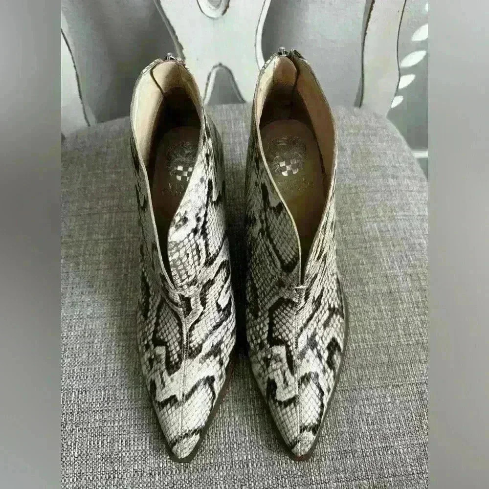 Vince Camuto Ginsel Snake Print Bootie Size 8 - Picture 3 of 10